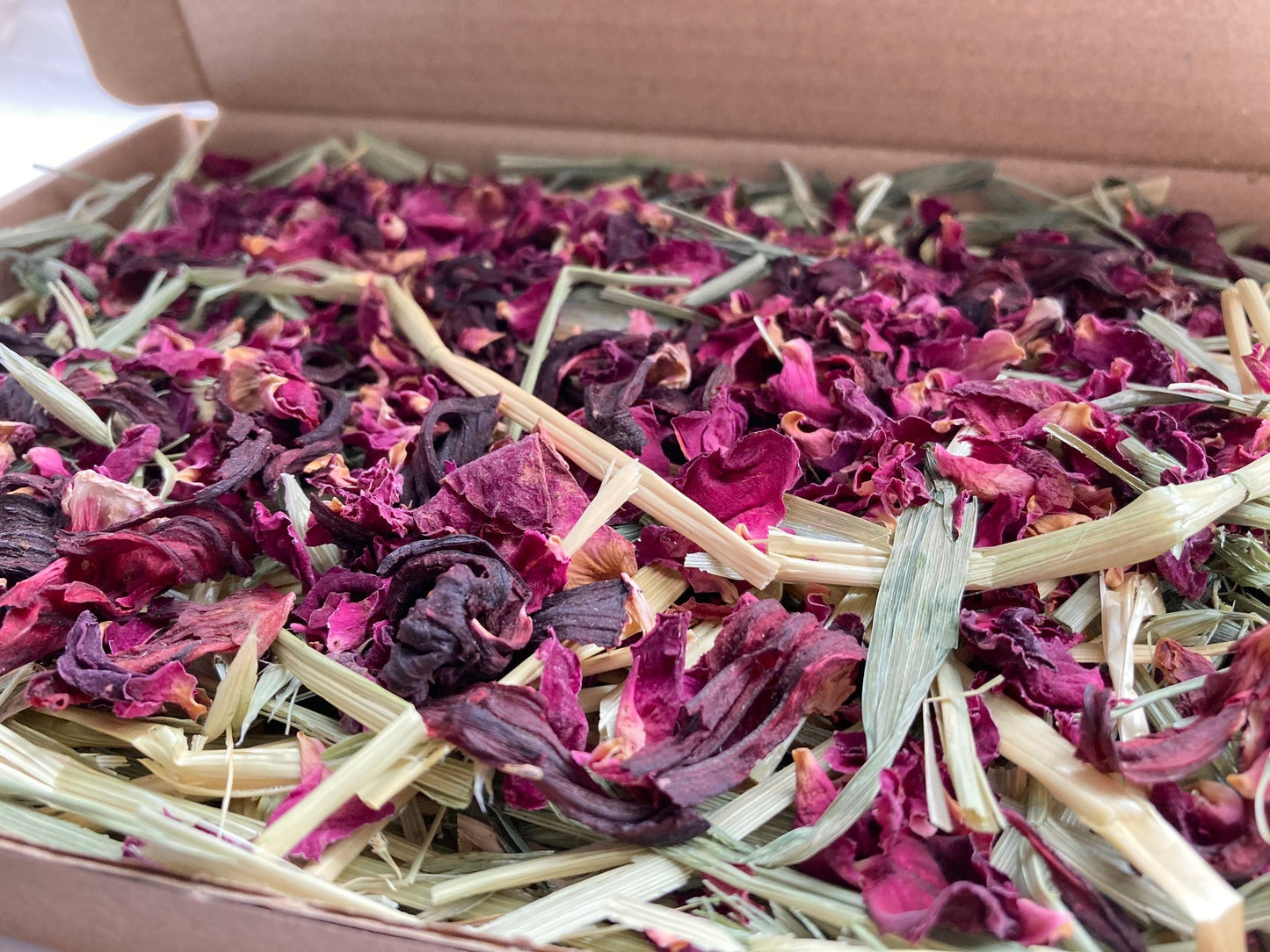 Rose Garden Forage Box